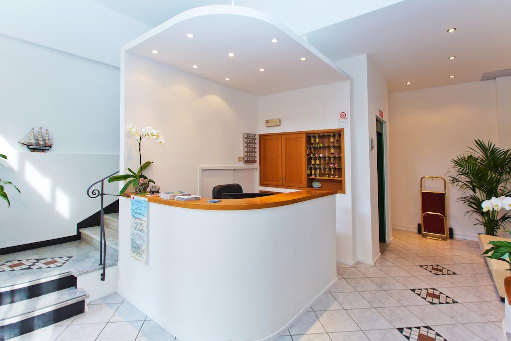 Hotel Maine Finale Ligure Exterior foto