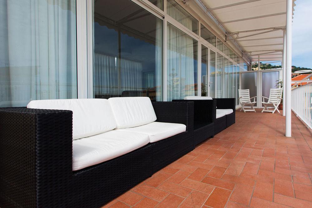 Hotel Maine Finale Ligure Exterior foto